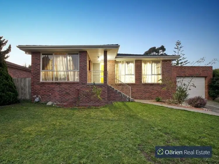 33 Thomas Mitchell Drive, Endeavour Hills VIC 3802
