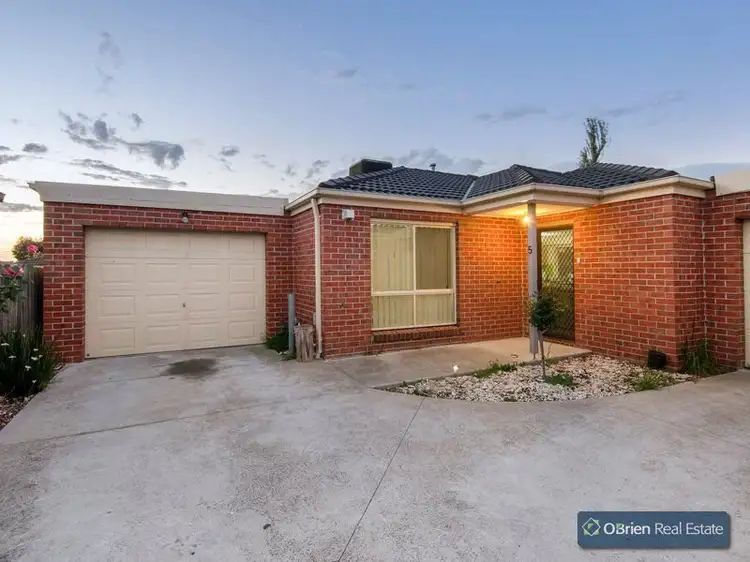 5A Hoddle Court, Cranbourne VIC 3977