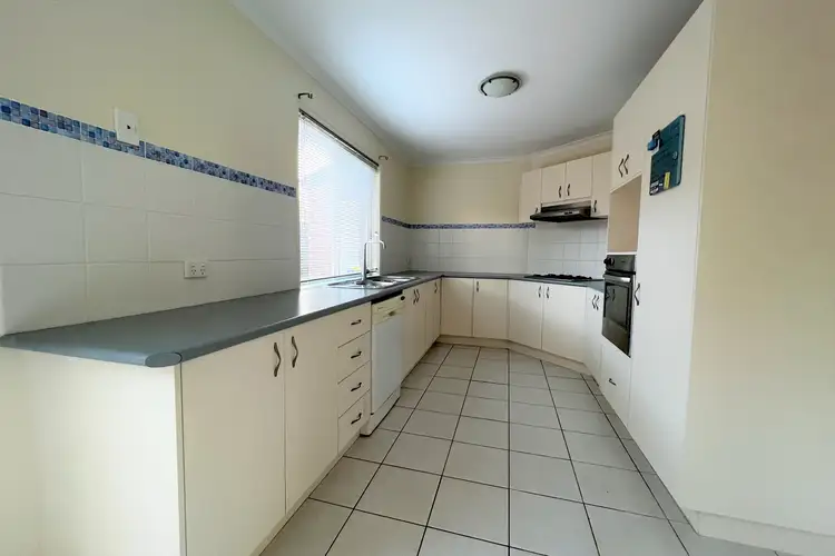 Fourth view of Homely house listing, 2 Avenham Court, Hillside VIC 3037