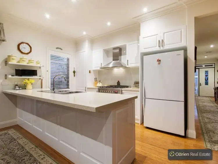 Second view of Homely unit listing, 2/14 Avard Court, Berwick VIC 3806