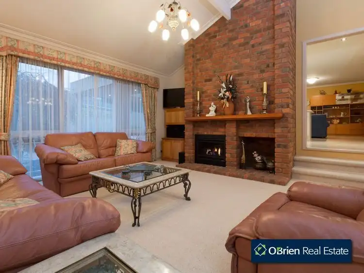 Second view of Homely house listing, 6 Jancol Court, Berwick VIC 3806