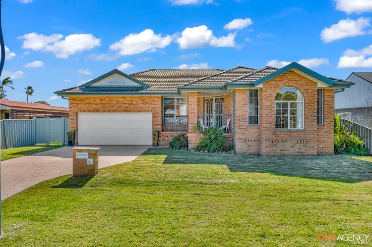 16 Thompson Street, Belmont South NSW 2280