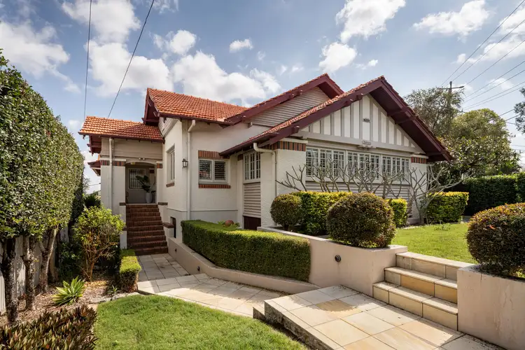 68 Virginia Avenue, Hawthorne QLD 4171