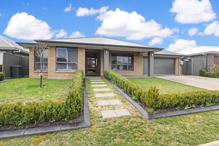 25 Mewburn Drive, Goulburn NSW 2580