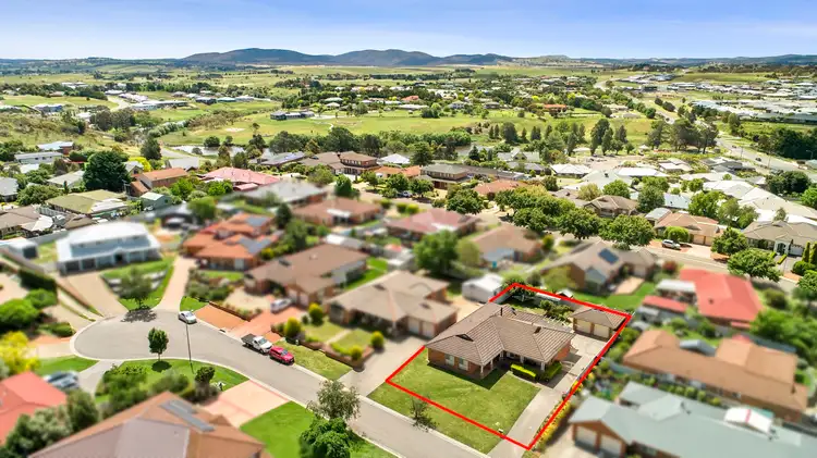 Second view of Homely house listing, 8 Lamarra Place, Goulburn NSW 2580