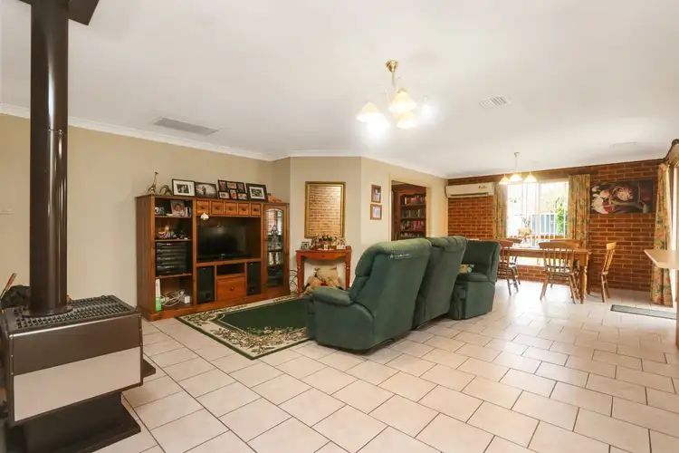 Fifth view of Homely house listing, 8 Lamarra Place, Goulburn NSW 2580