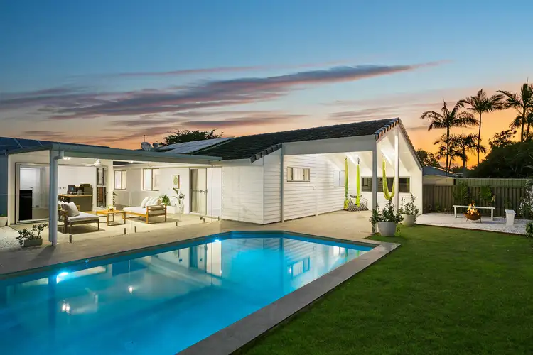 23 Southerly Street, Mermaid Waters QLD 4218