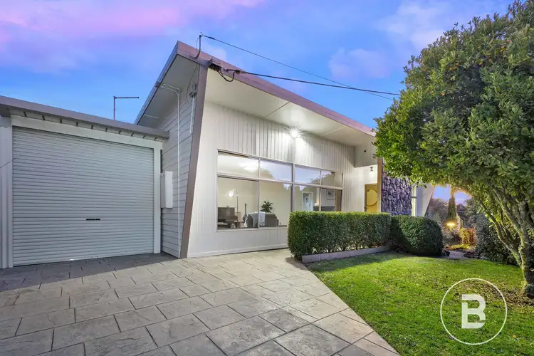 18 Hillcrest Road