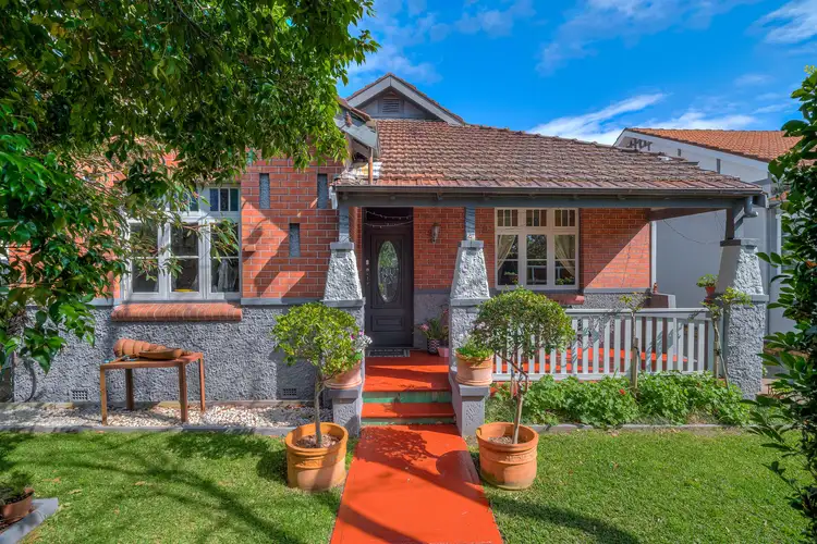 142 Gordon Avenue, Hamilton South NSW 2303