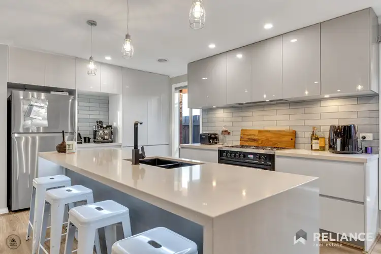 24 Strawberry Road, Kurunjang VIC 3337