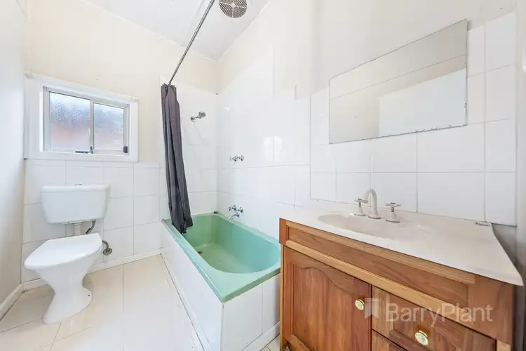 Sixth view of Homely house listing, 32 View Street, St Albans VIC 3021