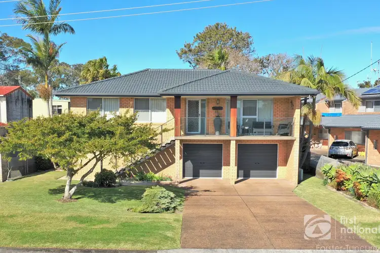 8 Wilson Street, Tuncurry NSW 2428