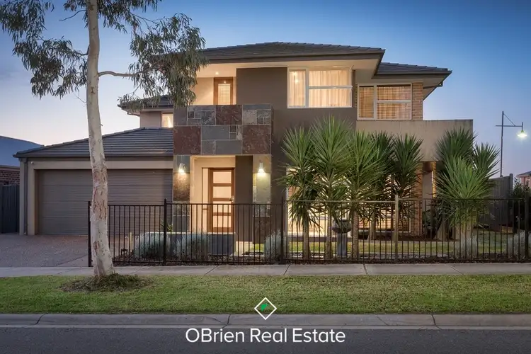2 Nature Circuit, Cranbourne North VIC 3977