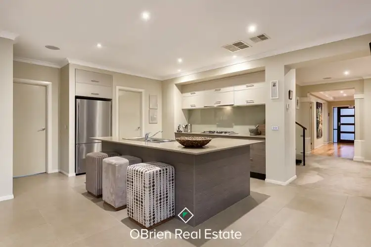 Fifth view of Homely house listing, 2 Nature Circuit, Cranbourne North VIC 3977