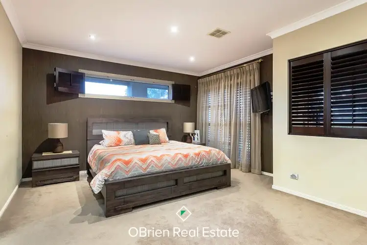 Sixth view of Homely house listing, 2 Nature Circuit, Cranbourne North VIC 3977