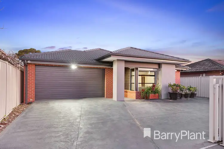 10 Manfred Avenue, St Albans VIC 3021