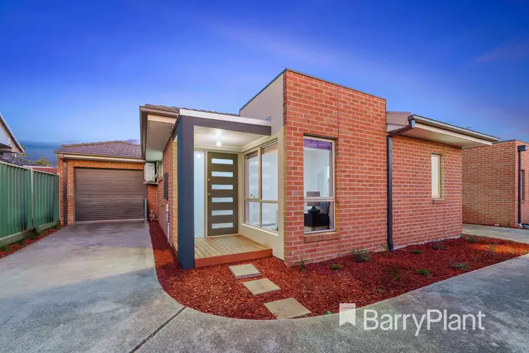 2/17 Adelaide Street, St Albans VIC 3021