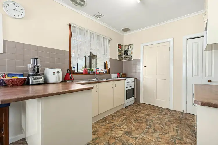 Fourth view of Homely house listing, 3 Pines Grove, Oak Park VIC 3046