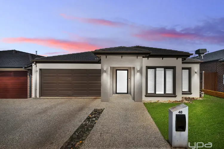 48 Aubisque Close, Fraser Rise VIC 3336