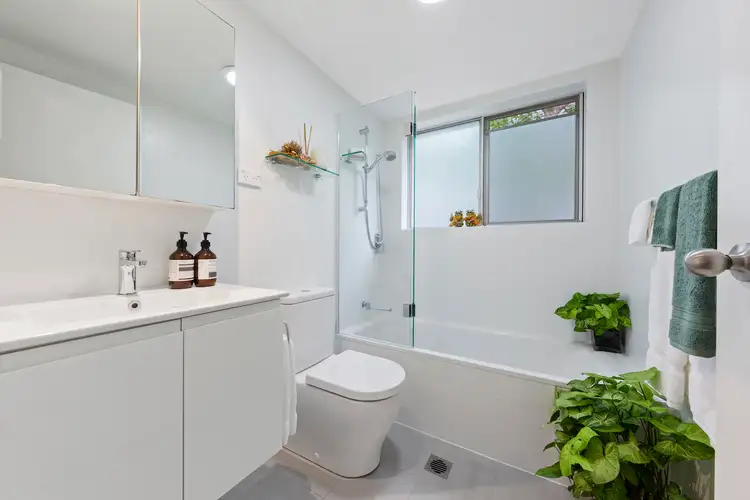 Fifth view of Homely apartment listing, 2/9 Holborn Avenue, Dee Why NSW 2099