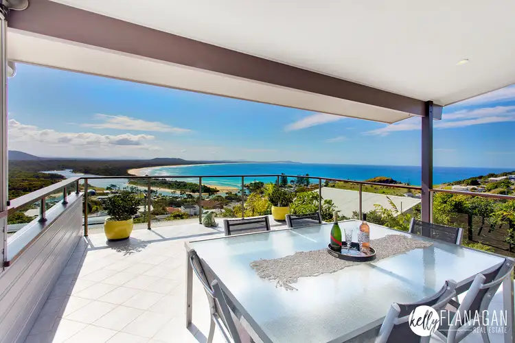 56 Dulconghi Street, Crescent Head NSW 2440
