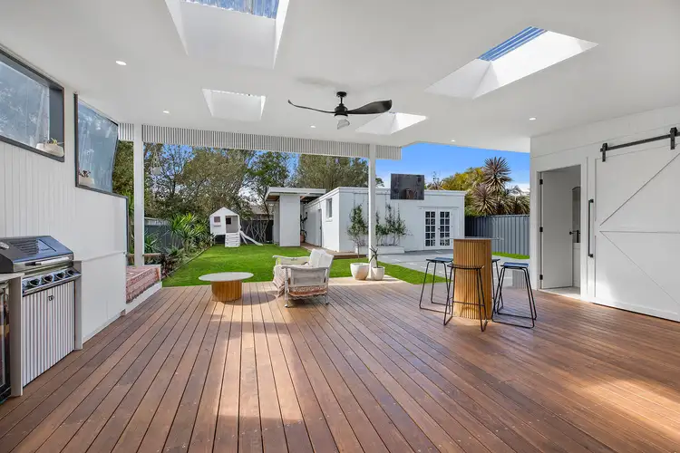 33 Sabrina Avenue, Bateau Bay NSW 2261