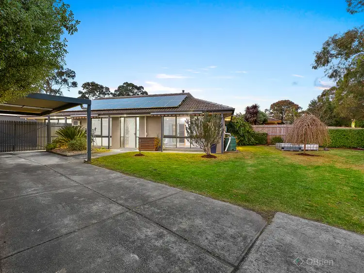 122 Endeavour Drive, Cranbourne North VIC 3977