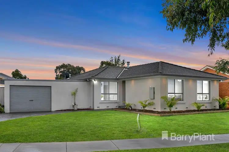 15 Gaze Court, Mill Park VIC 3082