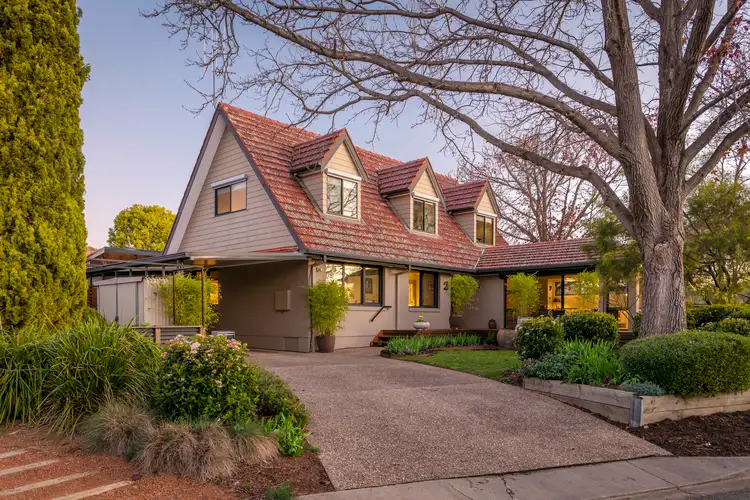 2 Dakin Place, Hackett ACT 2602