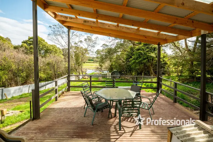 Fifth view of Homely house listing, 2839 Warburton Highway, Wesburn VIC 3799