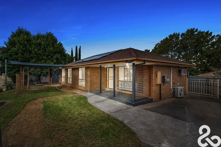 27 Tonelli Crescent, Mill Park VIC 3082