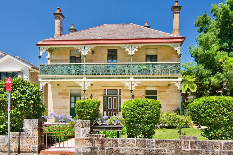 2/1 Ferdinand Street