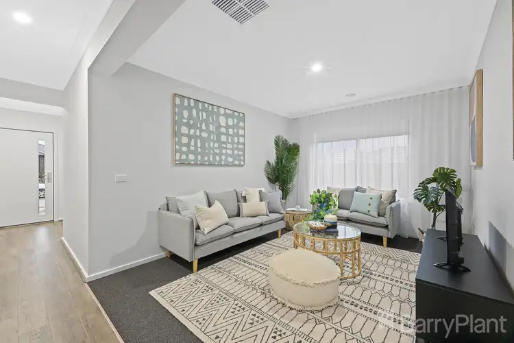 Fifth view of Homely house listing, 8 Sunnybrook Avenue, Warragul VIC 3820