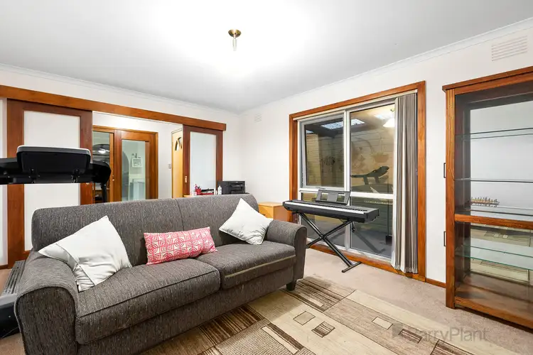Fifth view of Homely house listing, 4 Ronald Court, Pakenham VIC 3810