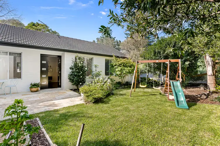 16 Sherwood Crescent