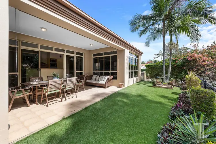 16 Adley Street, Carindale QLD 4152