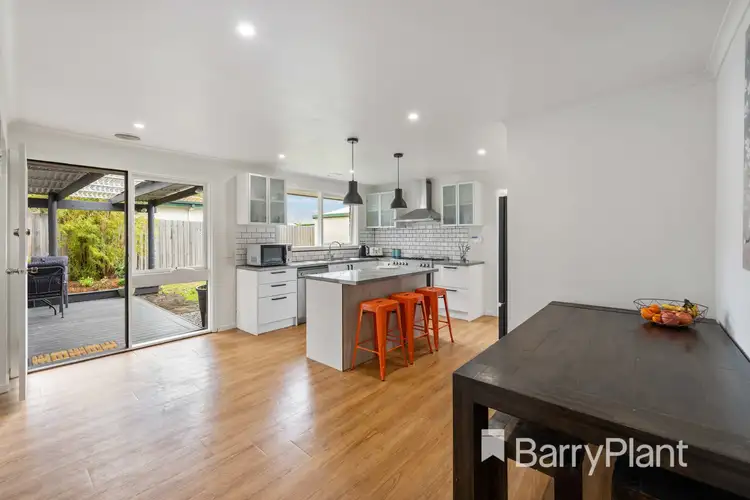 Sixth view of Homely house listing, 2 Darvall Court, Werribee VIC 3030