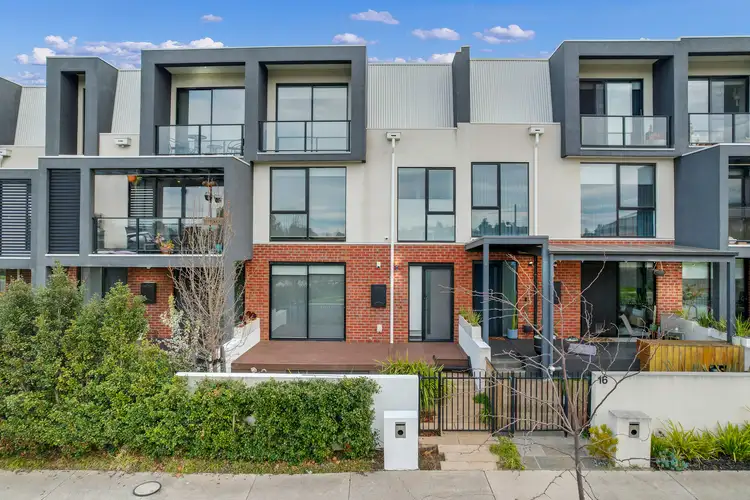18 King Drive, Hillside VIC 3037