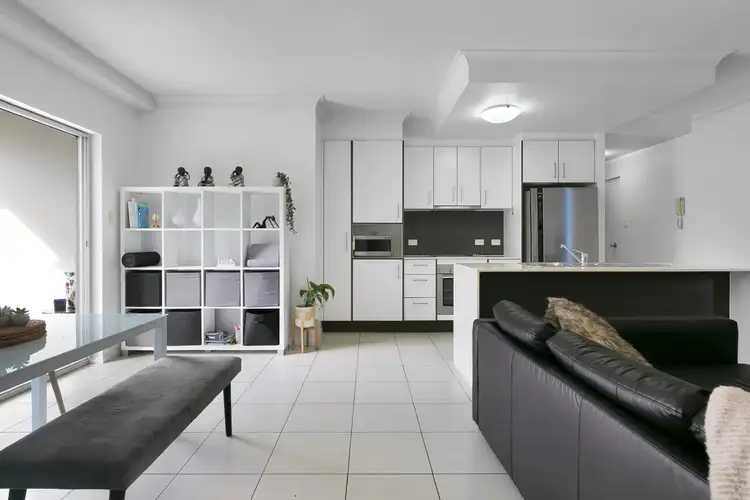 4/2312 Gold Coast Highway, Mermaid Beach QLD 4218