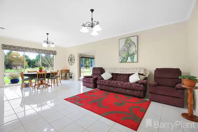 Fifth view of Homely house listing, 3 John Court, Drouin VIC 3818