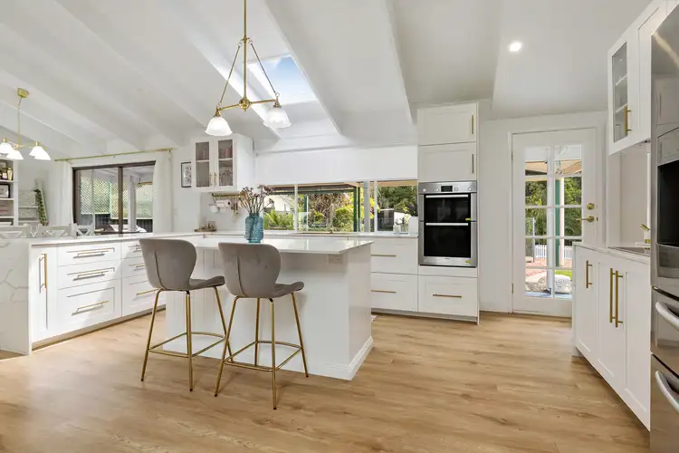 8 Coolcrest Street, Daisy Hill QLD 4127
