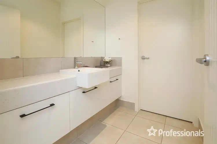 Fifth view of Homely townhouse listing, 96 Ninth Street, Mildura VIC 3500