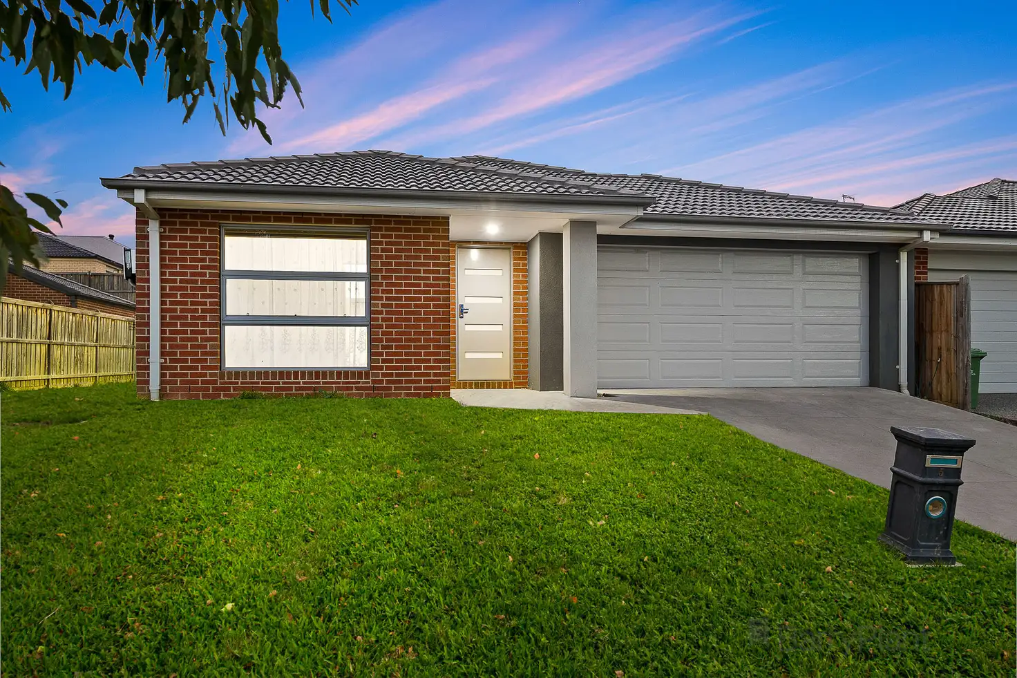 Main view of Homely house listing, 5 Highgrove Drive, Pakenham VIC 3810