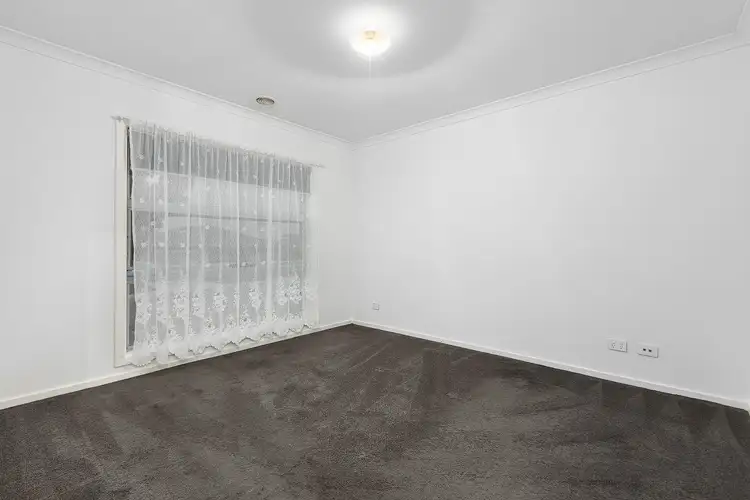 Sixth view of Homely house listing, 5 Highgrove Drive, Pakenham VIC 3810