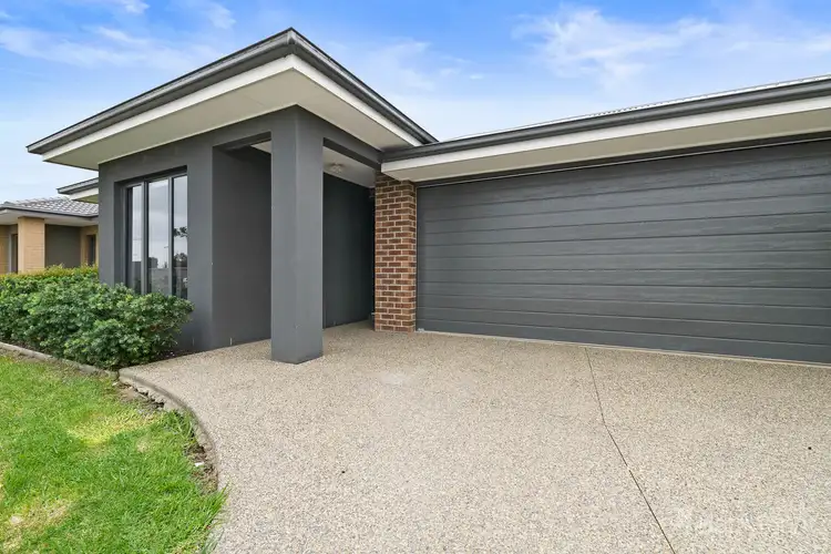 4 Emaleigh Close, Officer VIC 3809