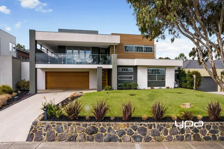 16 Earlington Crescent, Sunbury VIC 3429