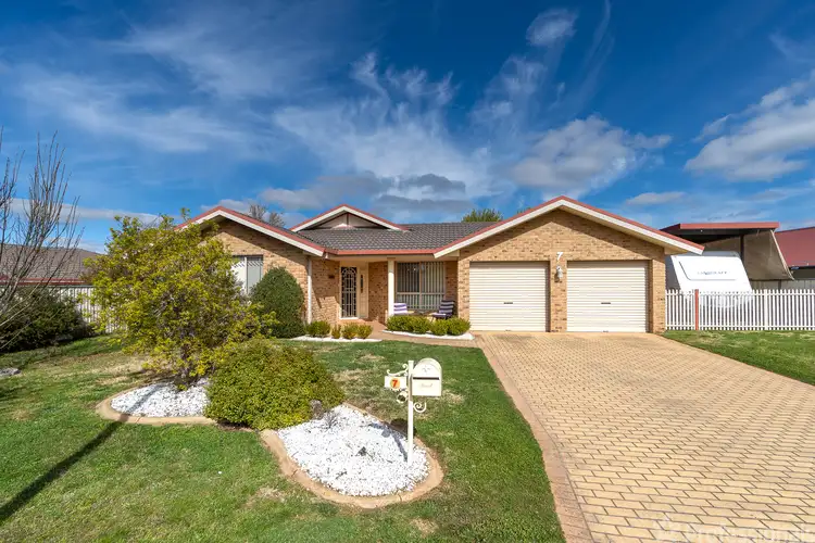 7 Holman Way, Orange NSW 2800