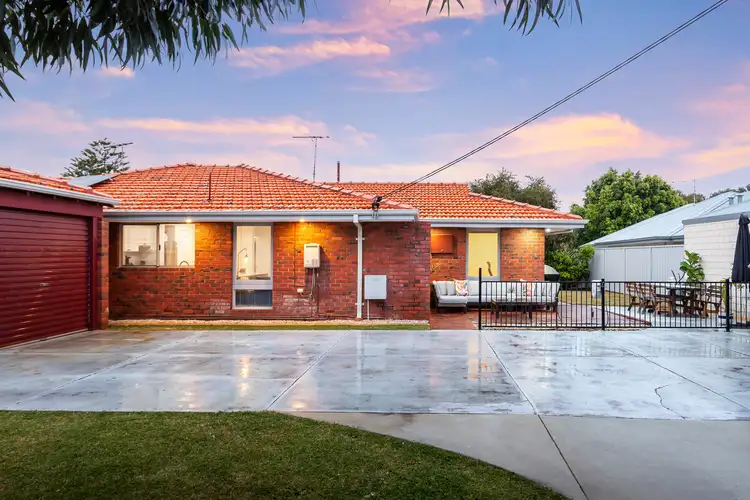 20 Dempster Road, Karrinyup WA 6018