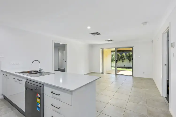 Fifth view of Homely house listing, 8 Borrowdale Close, Tamworth NSW 2340