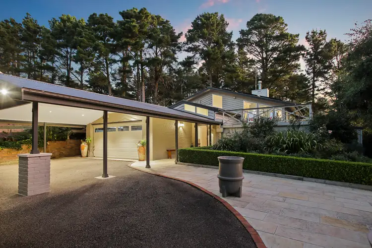 6 Moynoe Close, Burradoo NSW 2576
